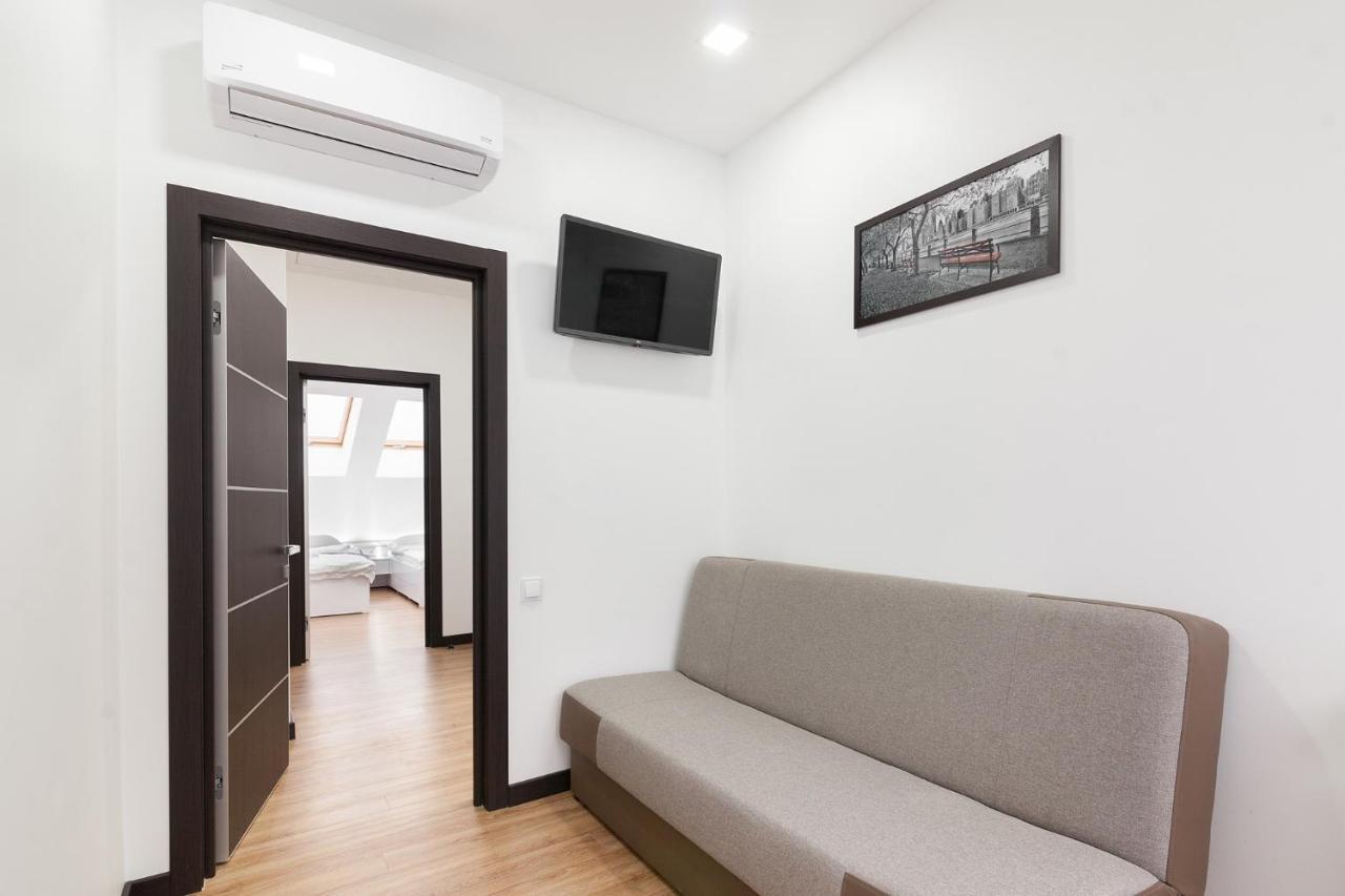 Leogrand Apartment On Doroshenka 38 Lviv Exterior foto