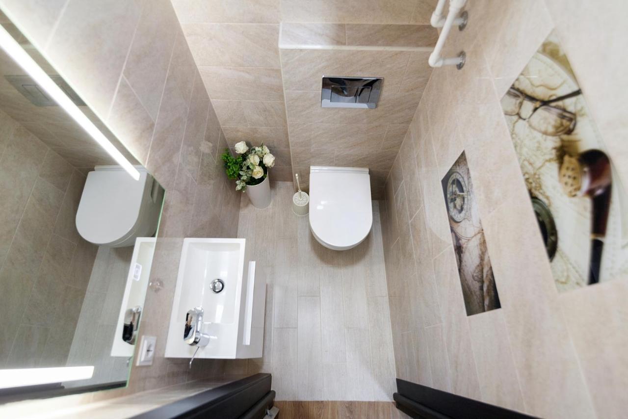 Leogrand Apartment On Doroshenka 38 Lviv Exterior foto